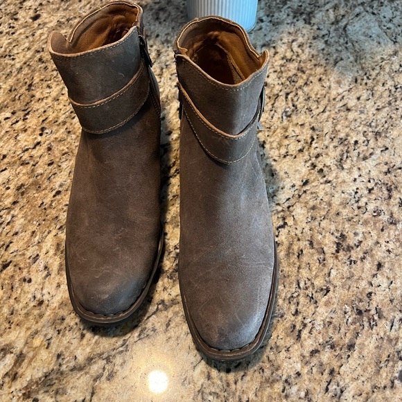 Cute womens ankle boots - Picture 3 of 7